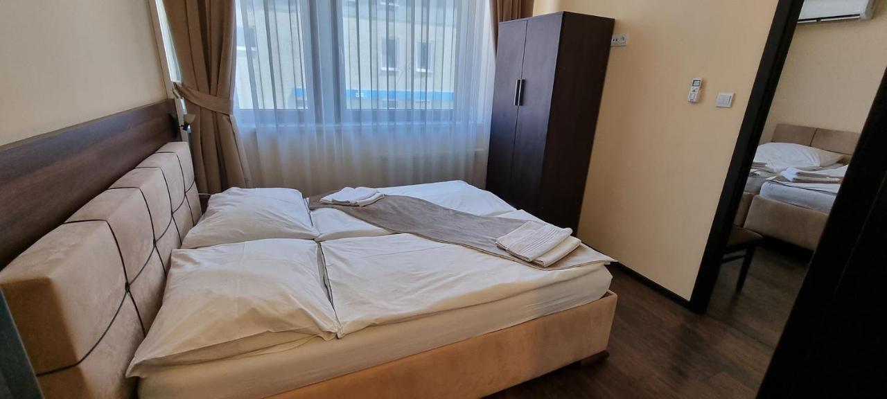 Elite Pension Štúrovo Exteriör bild