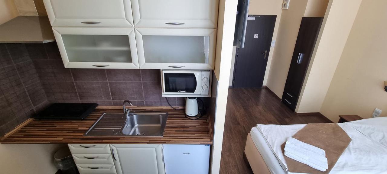 Elite Pension Štúrovo Exteriör bild