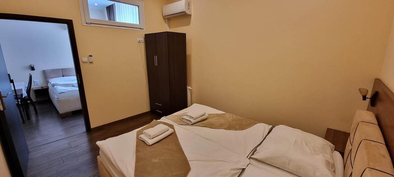 Elite Pension Štúrovo Exteriör bild