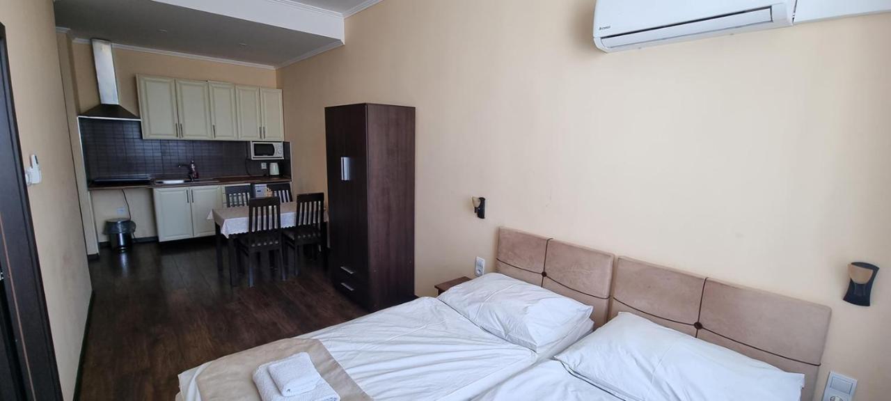 Elite Pension Štúrovo Exteriör bild