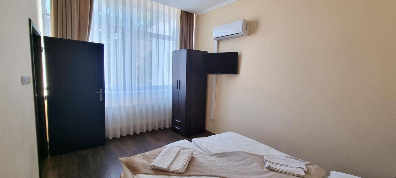 Elite Pension Štúrovo Exteriör bild