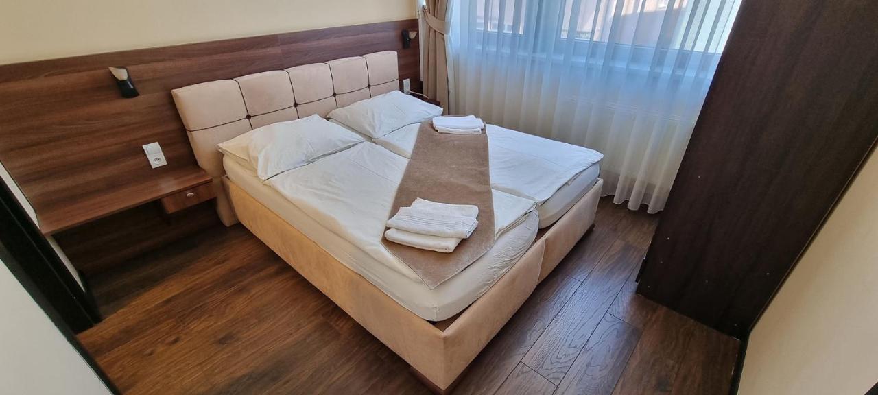 Elite Pension Štúrovo Exteriör bild