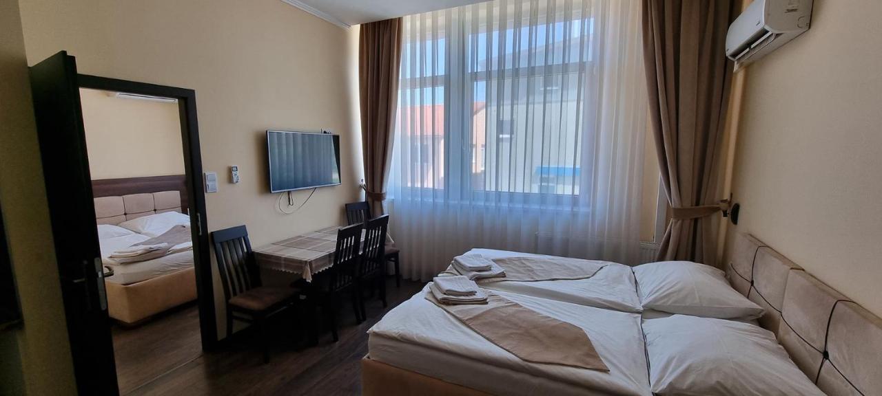 Elite Pension Štúrovo Exteriör bild