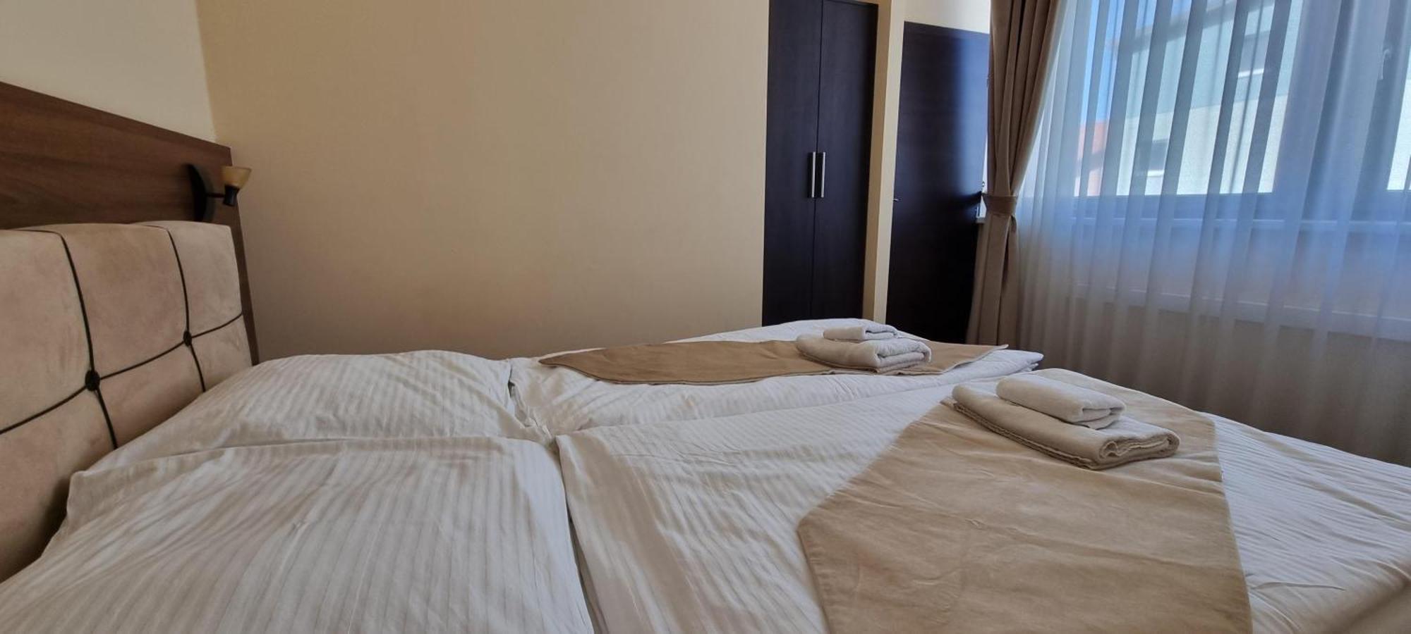 Elite Pension Štúrovo Exteriör bild