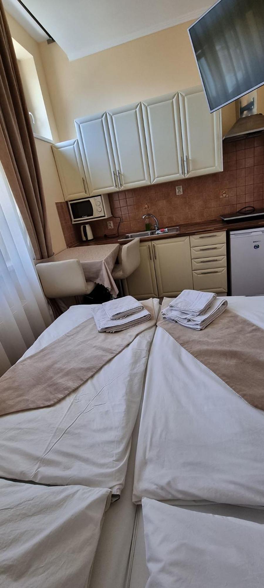 Elite Pension Štúrovo Exteriör bild