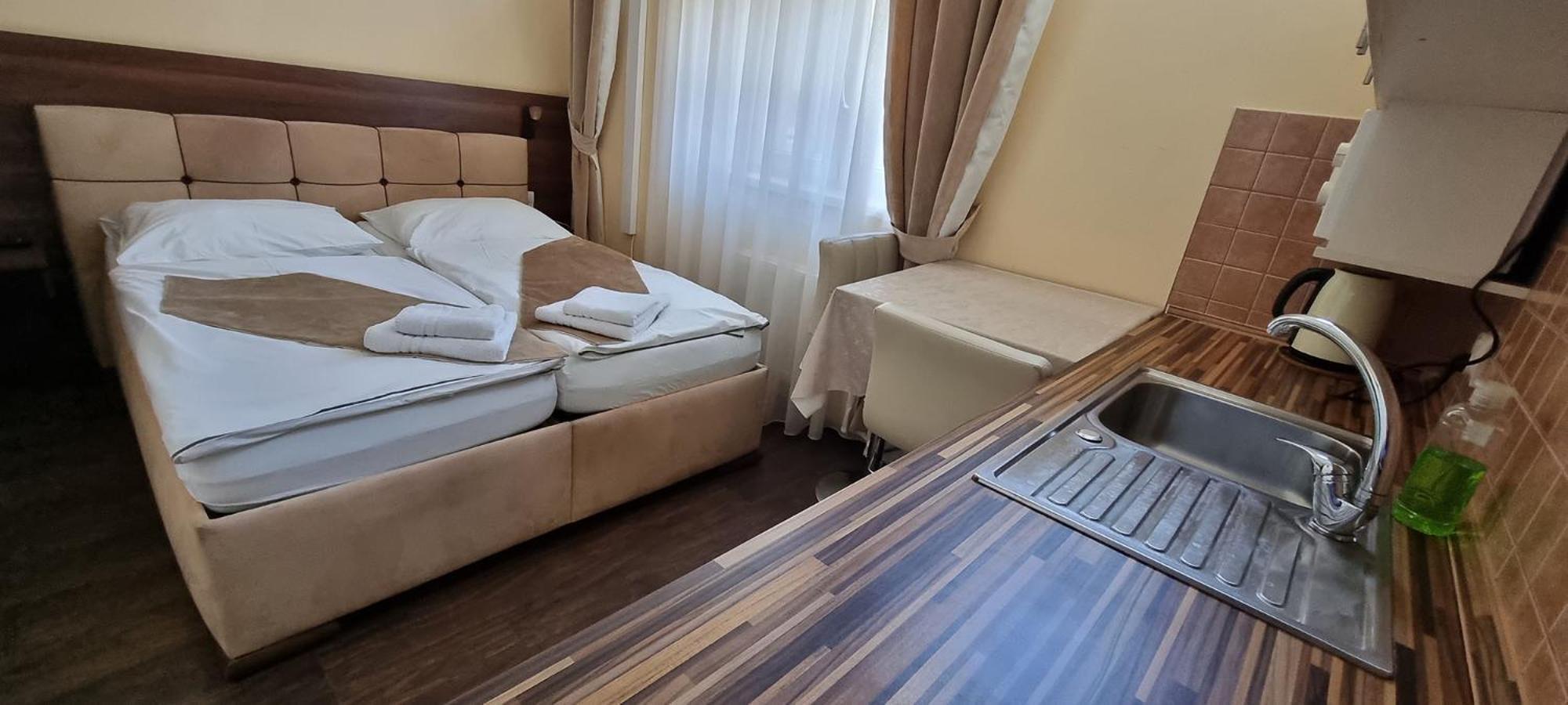 Elite Pension Štúrovo Exteriör bild