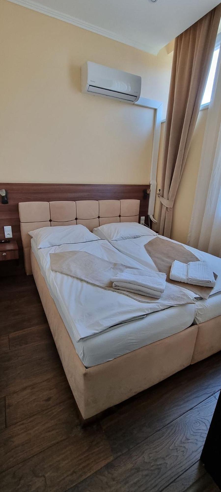 Elite Pension Štúrovo Exteriör bild