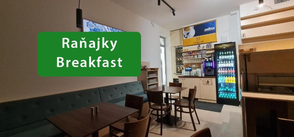 Elite Pension Štúrovo Exteriör bild
